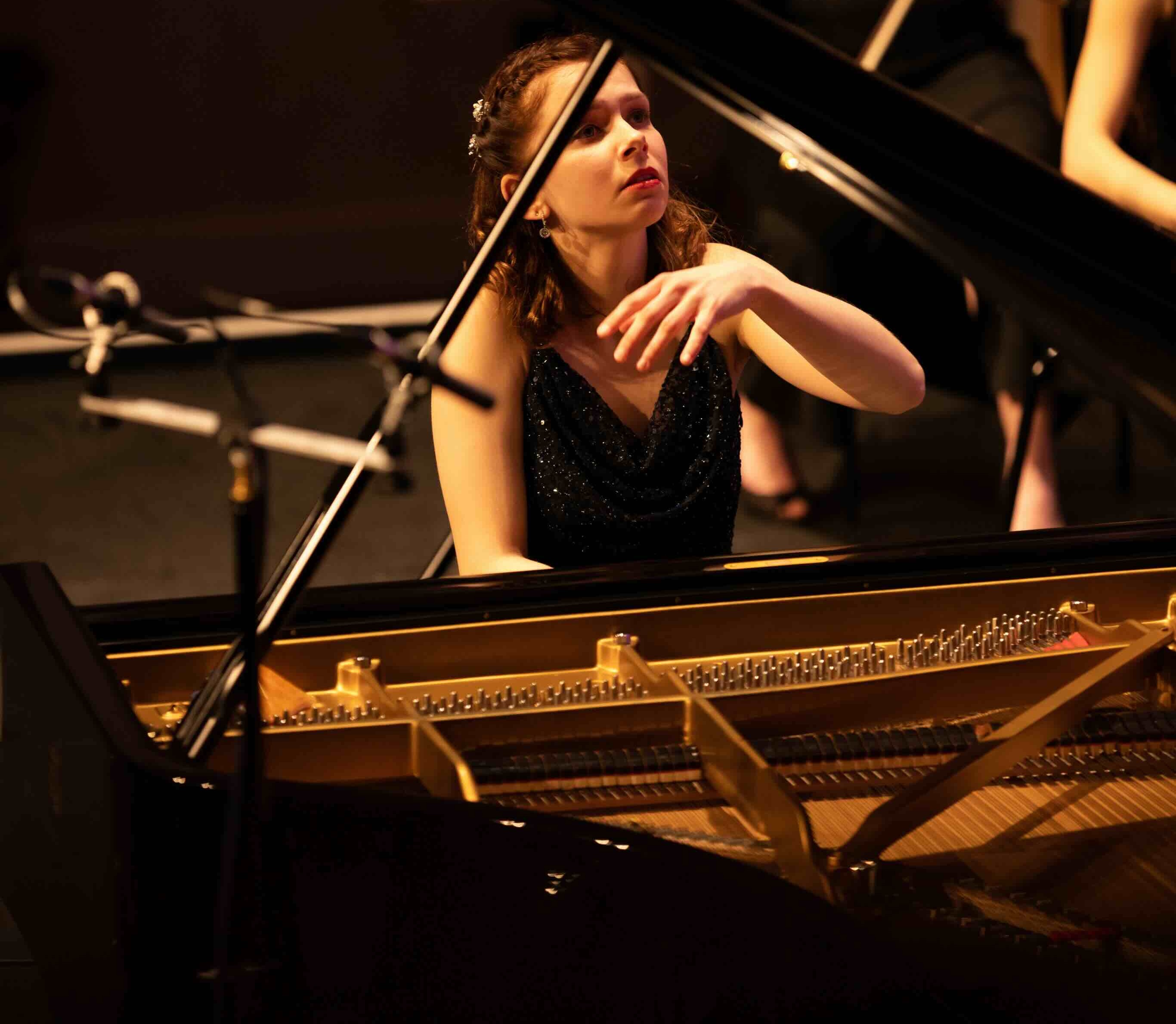 Gabrielė Sutkutė - Piano Gabrielė Sutkutė - Piano